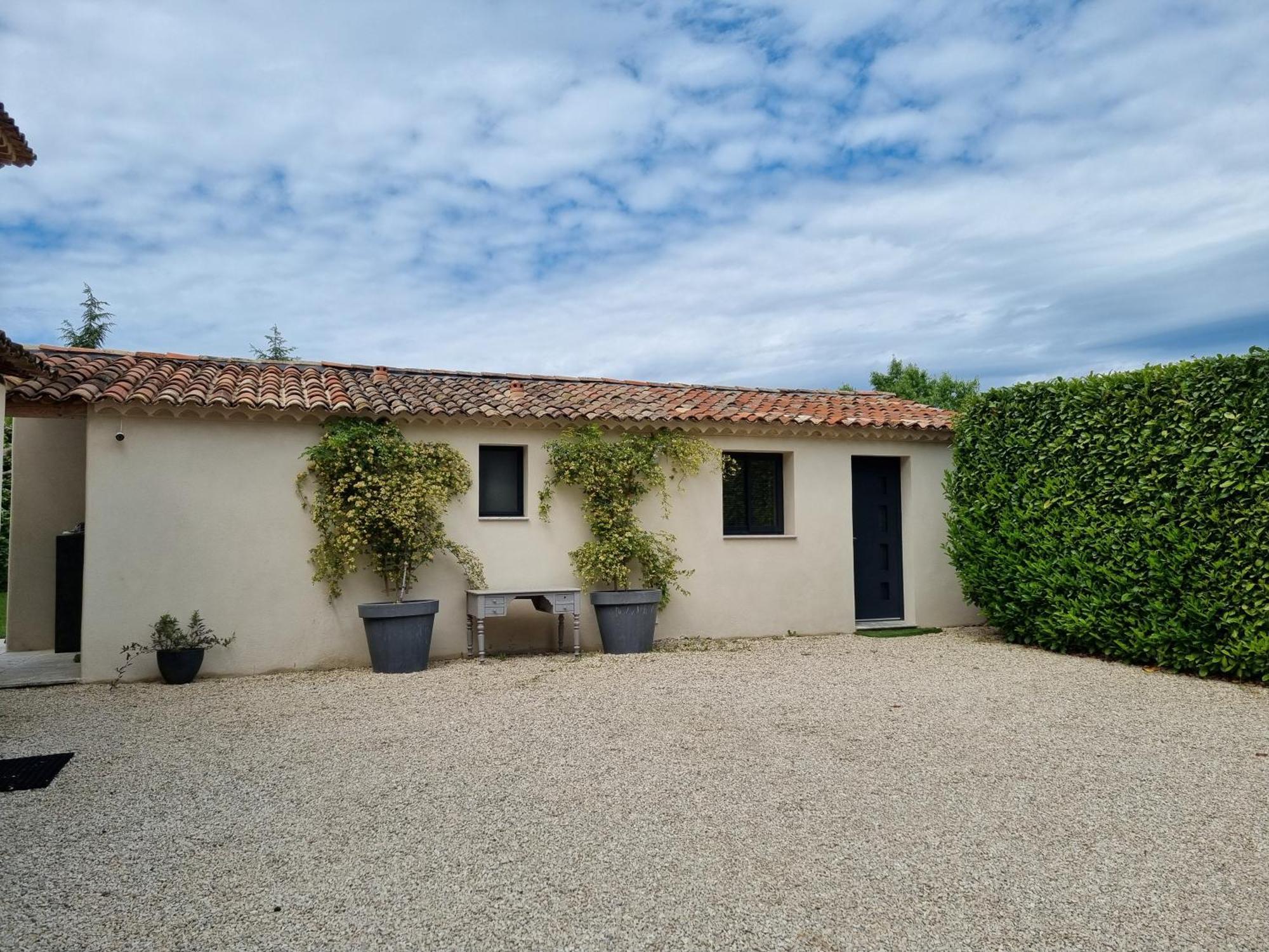 Petit Nid Douillet En Luberon Avec Spa Ansouis Bagian luar foto